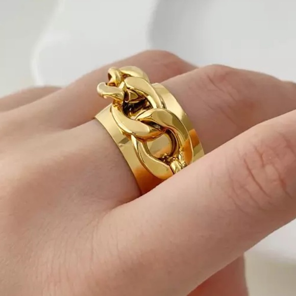 Jewelry - Chunky ring  chain ring texture ring
